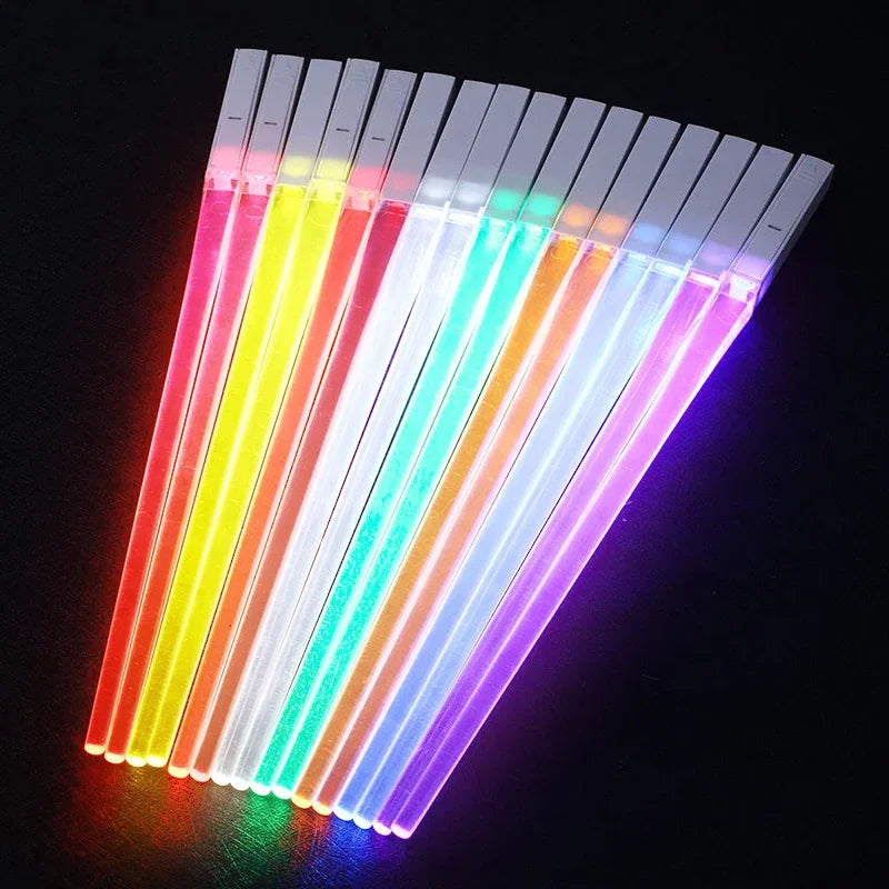 Creative 2Pcs/Pal LED Lightsaber Chopsticks Light up Durable Lightweight Kitchen Dinning Room Party Portable Food Safe Tableware